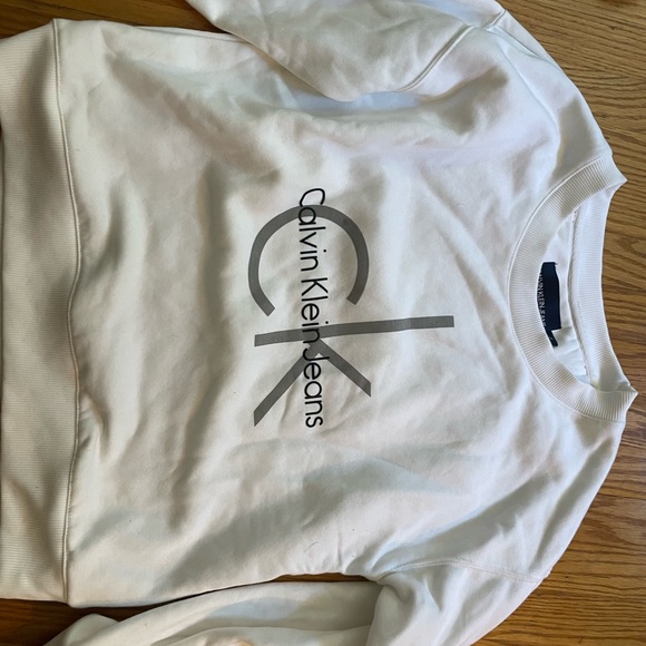 Sweatshirt - Picture 2 of 3